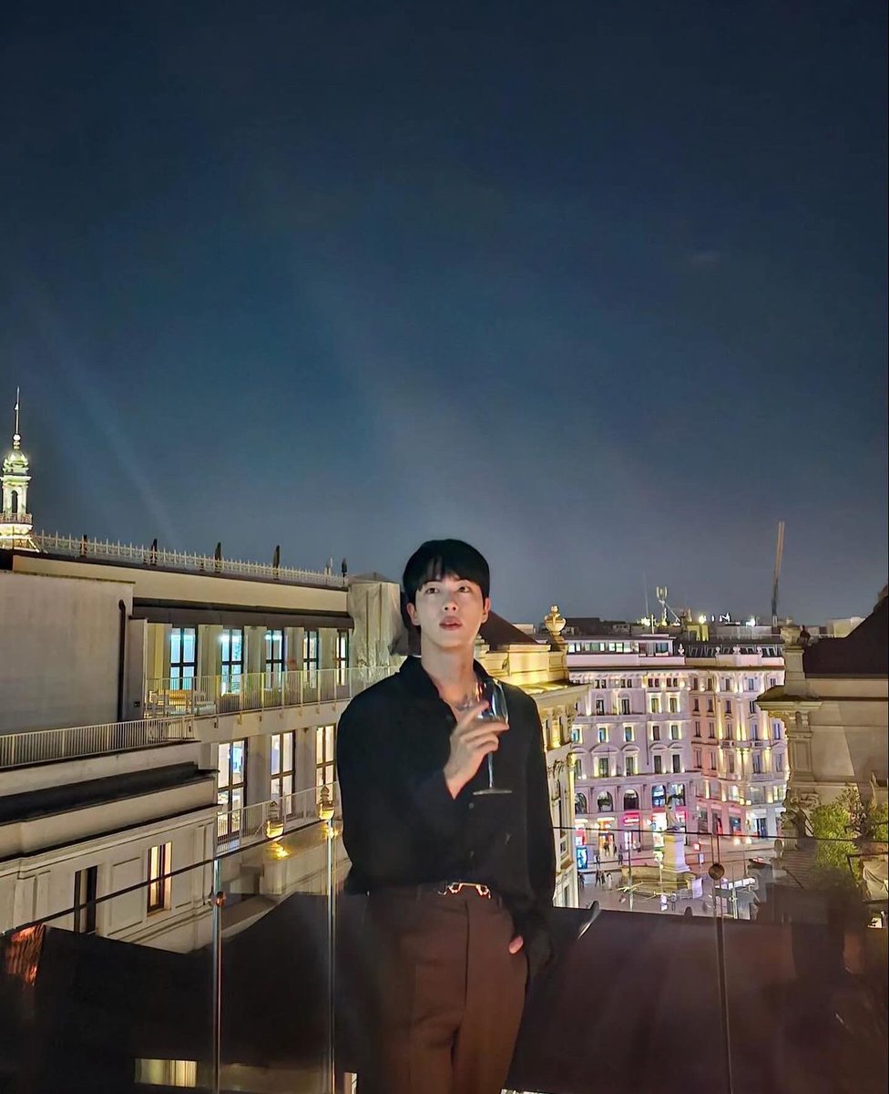 Jin instagram güncəlləməsi: