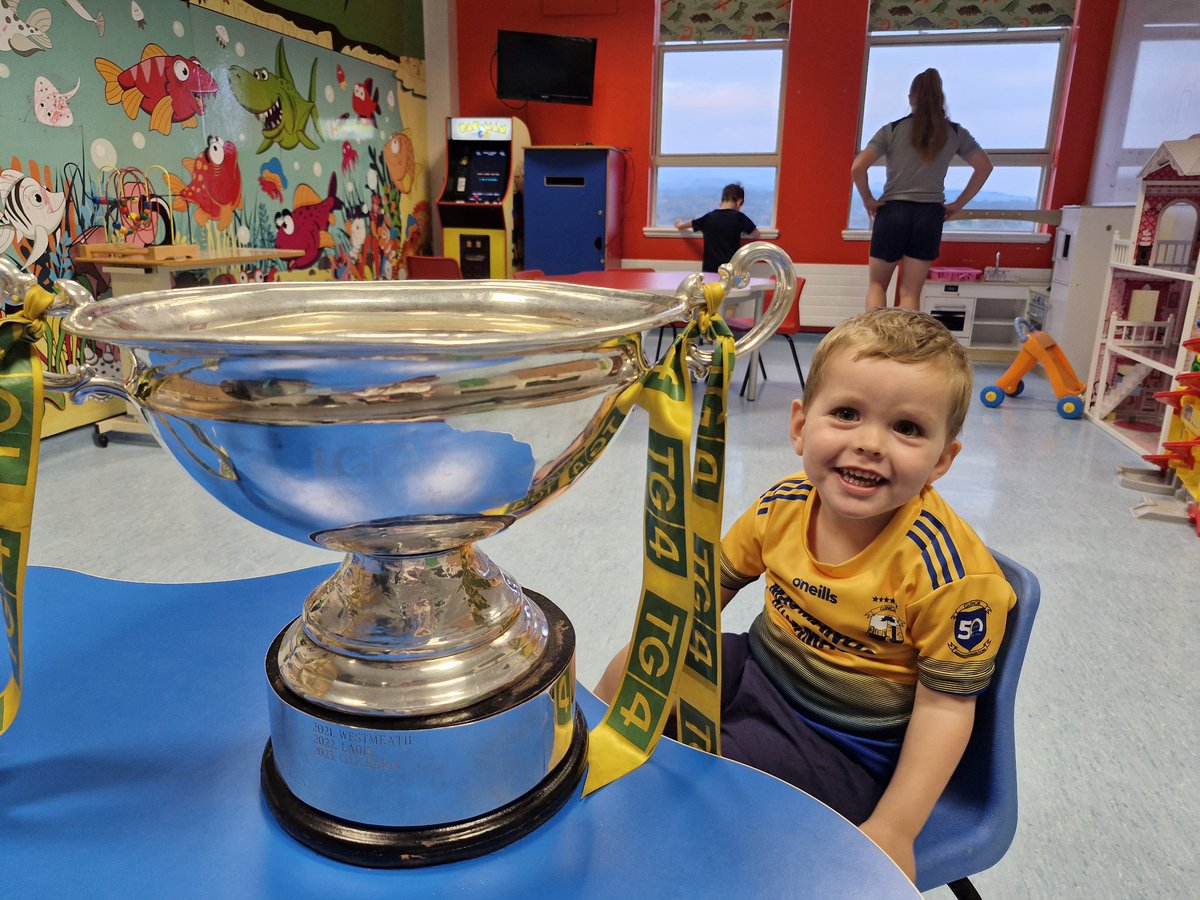 mena_mcmorrow's tweet image. 🏆🏆🏆ALL IRELAND CHAMPIONS!! LEITRIM LADIES! 🟡🟢
So delighted to have these fab winners visit our little unit & chat with the kids, parents & staff!! @EMedSligo @MauraHeffernan2 @bernie_biesty @carolinebeirne2
@CatherineGlanc3