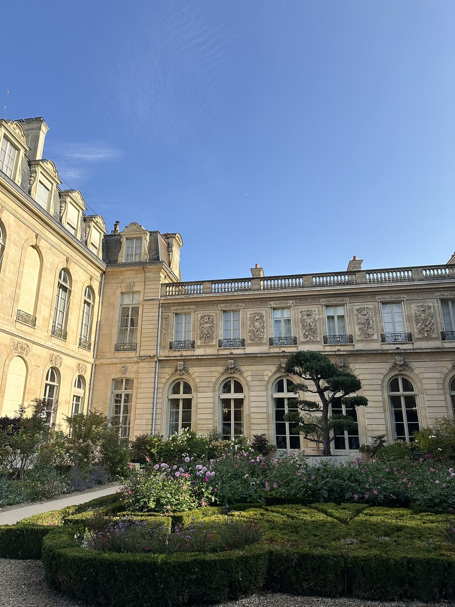 Julia Thebault--Laurier tweet media