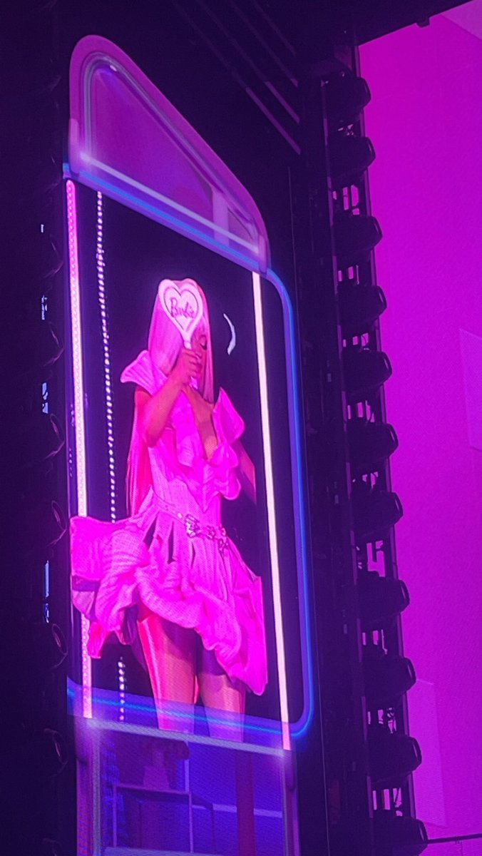 Lo_Chanelll's tweet photo. Number one y’all go argue over top 4! My fave &amp;the best to ever do it. #gagcityLA was amazing 🥹❤️🎀 https://t.co/0BnpN0dfrQ