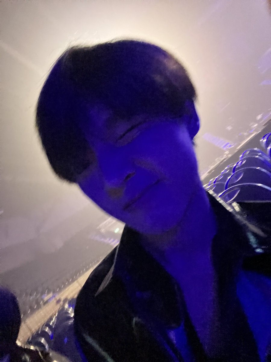 แต่ตอนรันทรูคือจะร้องไห้มากกก เห็นเพื่อนบนเวที โชว์ดีสุดๆ โคตรโฮ่ง ภูมิใจมากกกก🥹♥️
#LYKNconcert #LYKN