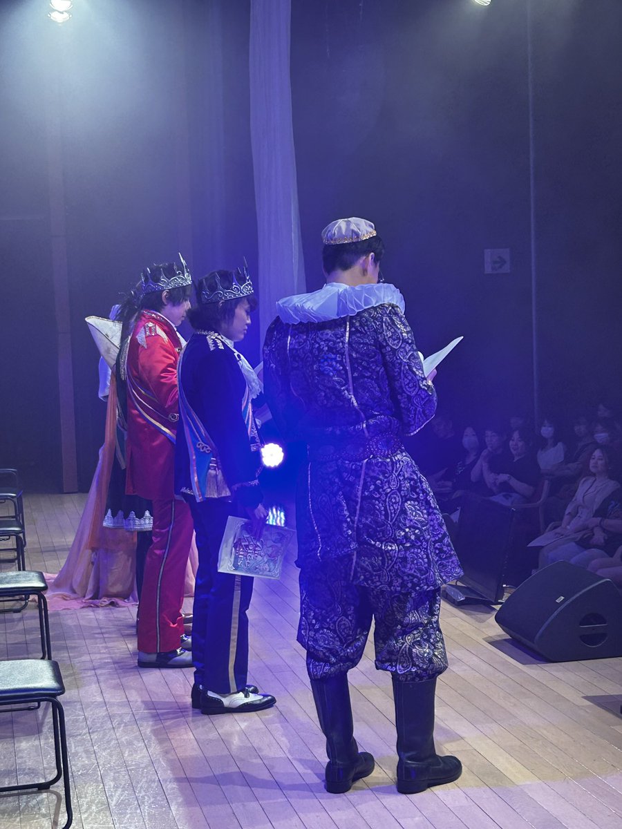 TRunninginJapan's tweet photo. #朗読劇 #TheVoiceWars三声王の歓笑👑👑👑

1回目公演の写真をチラ見せしちゃいます📸

2回目もまもなく開演‼️
当日券まだ間に合います🎉

ぜひ楽しんでいってくださいね🤴🤴🤴🧙‍♀️

#白井悠介 #野津山幸宏 #保住有哉 #ヒロユキMcⅡ #華雪りら #神楽千歌 https://t.co/s9yEJPo9sE