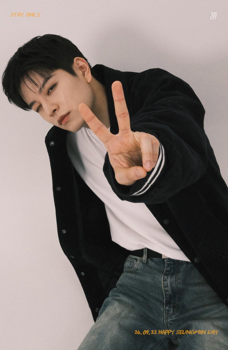 SEUNGM1NE's tweet photo. Happy Seungmin Day behind cuts 🐶💕 https://t.co/IHZ5qwpGhG