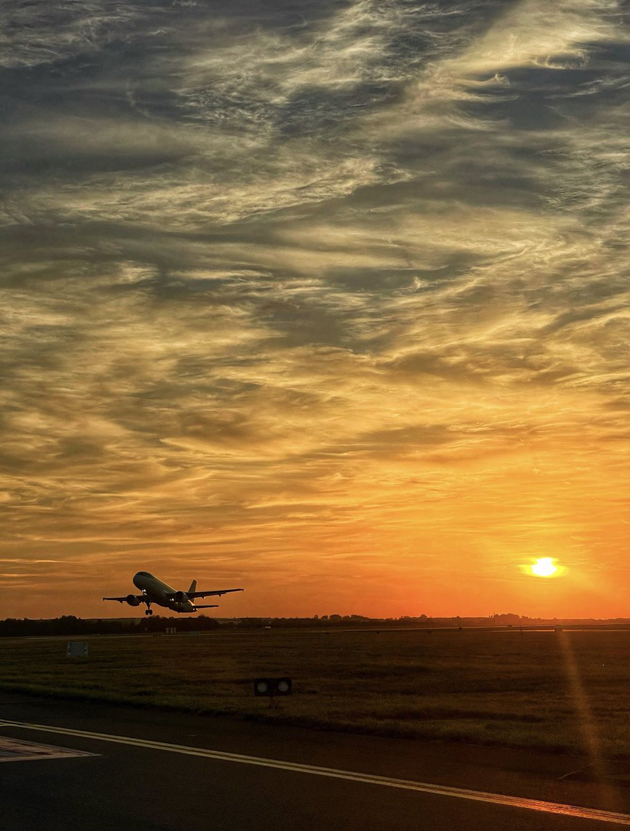 Dublin Airport tweet media