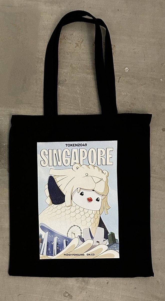 yvette's tweet photo. #token2049 lesson #8:
it warms my heart to see people carrying these tote bags from 2023 events 🐧
🔹The Huddle by @PudgySG during Token2049
🔸#Pengufest by @PudgyHK during Ape Fest
a bit of @PudgyAsia history🥹 https://t.co/sYgqqiYOyD