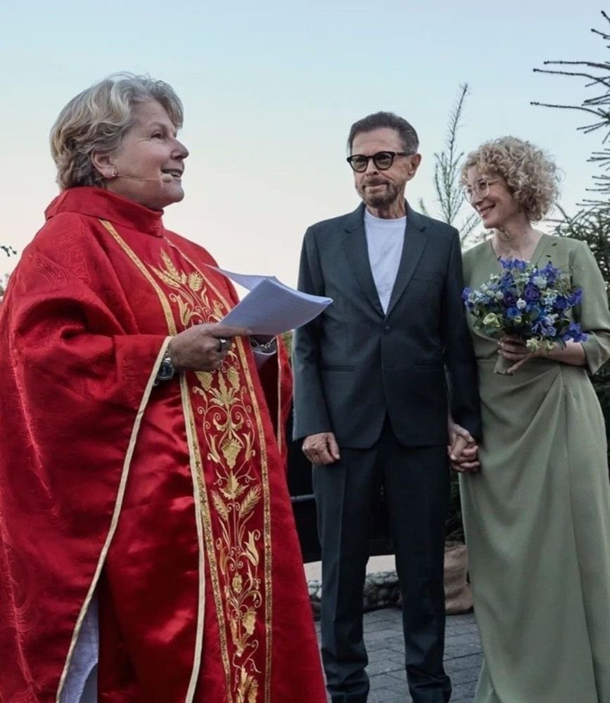 OK, who had "Sandi Toksvig officiating at the wedding of Bjorn from ABBA" on their bingo card this weekend?