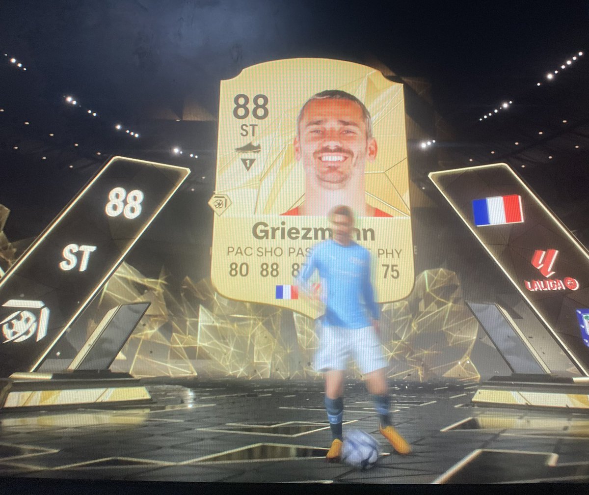 ImLynx1's tweet photo. @FIFA22_INFO Packed Son and Griezmann from Elite 2 made about 450k https://t.co/Kriej5PAvm