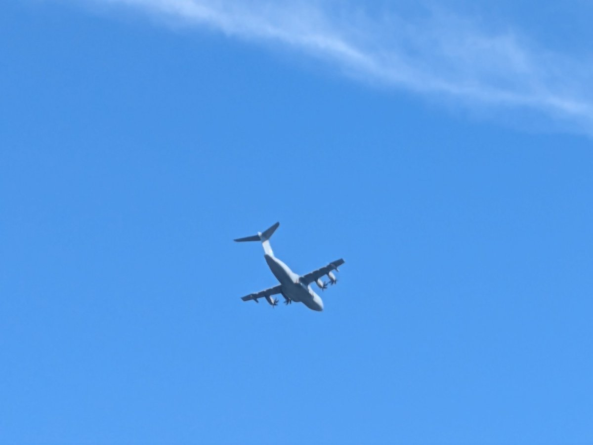 POL_PStoffels's tweet image. Gisteren mocht ik samen met andere collega's de UK Minister van Europese zaken begeleiden tijdens de herdenking van Operation Market Garden. We zijn op de Ginkelse heide geweest en de herdenking in Driel en toen het Airborne Museum. #LetsNotForget #MarketGarden80