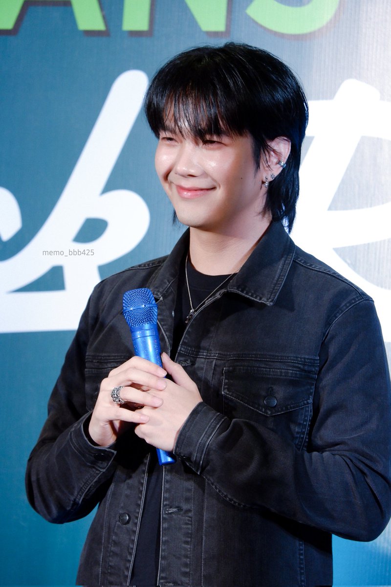 I miss you na ~~ ❤️❤️

Build Wearing Denim #RBSJackRusselXBuild #BuildJakapan 
<a href="/JakeB4rever/">BIU.</a>