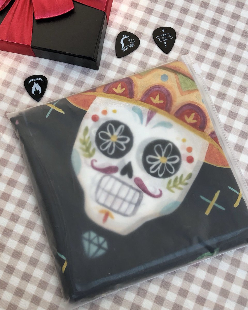JWS_INA's tweet photo. 1st Fanmeeting “Bulmung” in Jakarta
Gift Project By JWS_INA 🐮🎸

1. Hand Painted Scarf by Lemar Art
2. Batik Shirt by Pithecanthropus Bali
3. Custom Design Guitar Pick designed by @akidoverseas 
4. Message Book Project “a sketch from the Universe” https://t.co/nnT24LTk9J