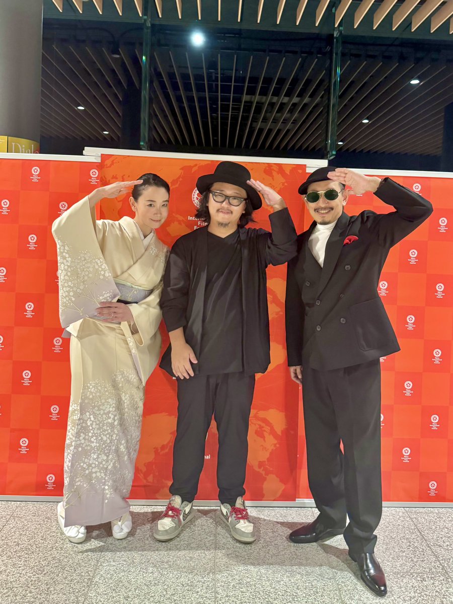 「なら国際映画祭。お世話になってるお2人に、地元奈良でご一緒!競馬から繋がった翠さ」|尾花龍一｜RHC🐎🦌競馬和アートのイラスト