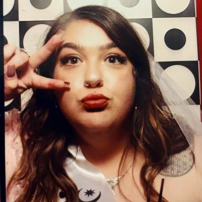 greenqveen_'s tweet image. #bacheloretteweekend 🤪