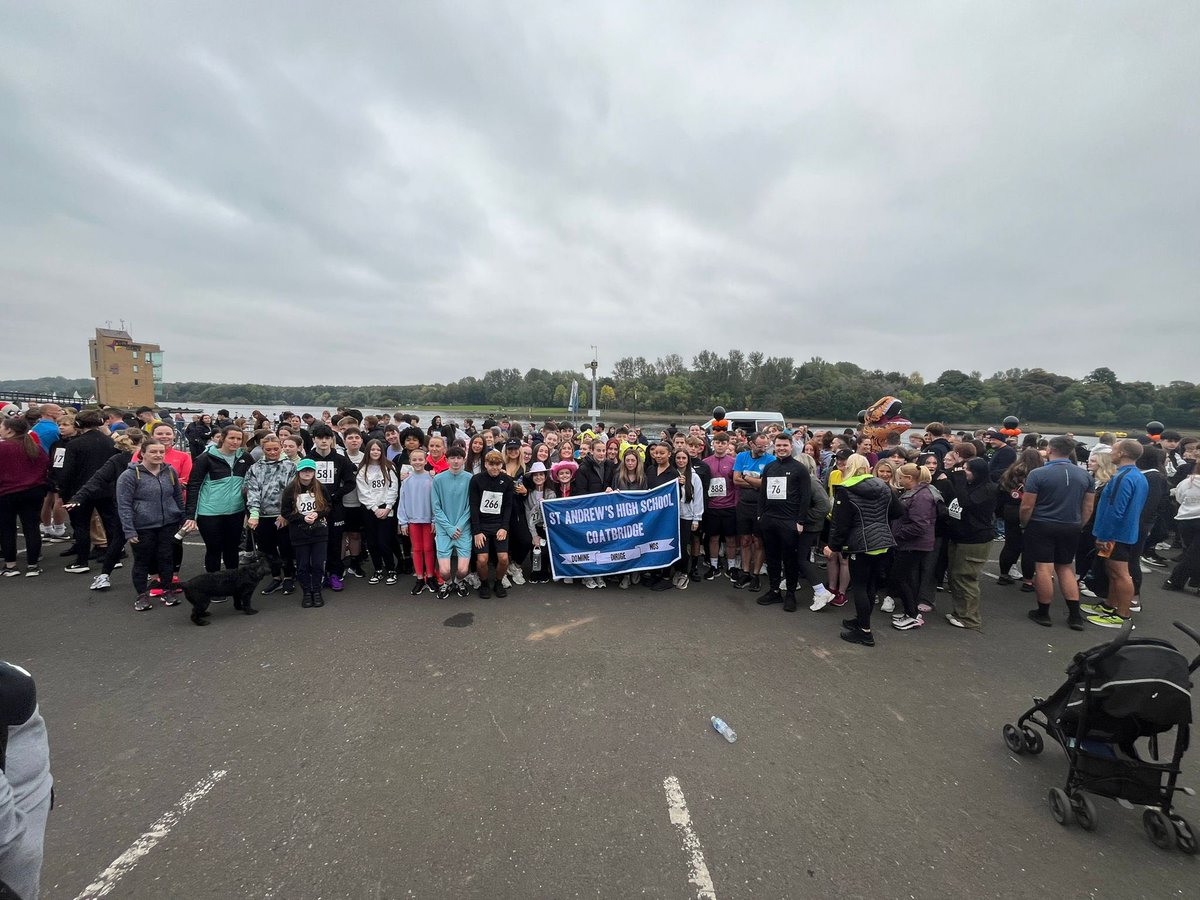 St Andrew’s 6K Walk - just getting ready to go - well done everyone who turned up this morning