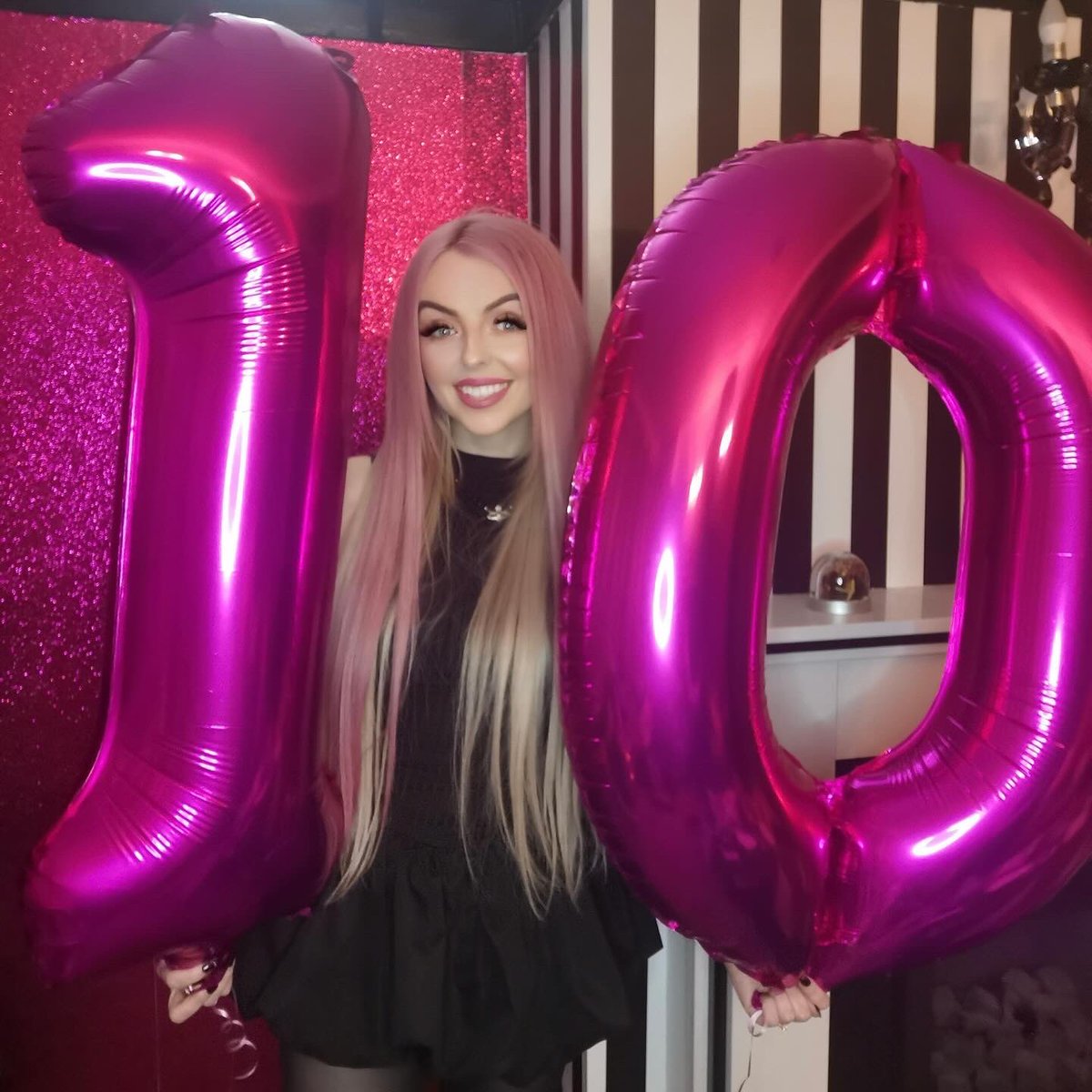 💜SΛRΛH WYNN GRIFFITHS💜 (@sarahwynn1) on Twitter photo 1️⃣0️⃣ mlynedd o gyflwyno a chynhyrchu fy rhaglenni radio ar MônFM! 📻
📻 Ar MônFM heddiw 12-2 🎶 <a href="/angelhotelband/">Angel Hotel</a> <a href="/LlareggubBrass/">BAND PRES LLAREGGUB</a> <a href="/parisafouladi/">Parisa Fouladi پریسا</a> <a href="/MrPhormula/">Mr Phormula</a> <a href="/_popeth/">Popeth</a> <a href="/gaitoms/">Gai Toms</a> <a href="/TaraBandito/">Tara B</a> <a href="/MesijoVoid/">Mesijo</a> <a href="/Macy_Music/">M∀CY</a> <a href="/TaranBandCymru/">Taran.Band</a> <a href="/talulahhthomas/">talulah</a> <a href="/thallomusic/">Thallo</a> +mwy! #yagym 1️⃣0️⃣ mlynedd o gyflwyno a chynhyrchu fy rhaglenni radio ar MônFM! 📻
📻 Ar MônFM heddiw 12-2 🎶 <a href="/angelhotelband/">Angel Hotel</a> <a href="/LlareggubBrass/">BAND PRES LLAREGGUB</a> <a href="/parisafouladi/">Parisa Fouladi پریسا</a> <a href="/MrPhormula/">Mr Phormula</a> <a href="/_popeth/">Popeth</a> <a href="/gaitoms/">Gai Toms</a> <a href="/TaraBandito/">Tara B</a> <a href="/MesijoVoid/">Mesijo</a> <a href="/Macy_Music/">M∀CY</a> <a href="/TaranBandCymru/">Taran.Band</a> <a href="/talulahhthomas/">talulah</a> <a href="/thallomusic/">Thallo</a> +mwy! #yagym