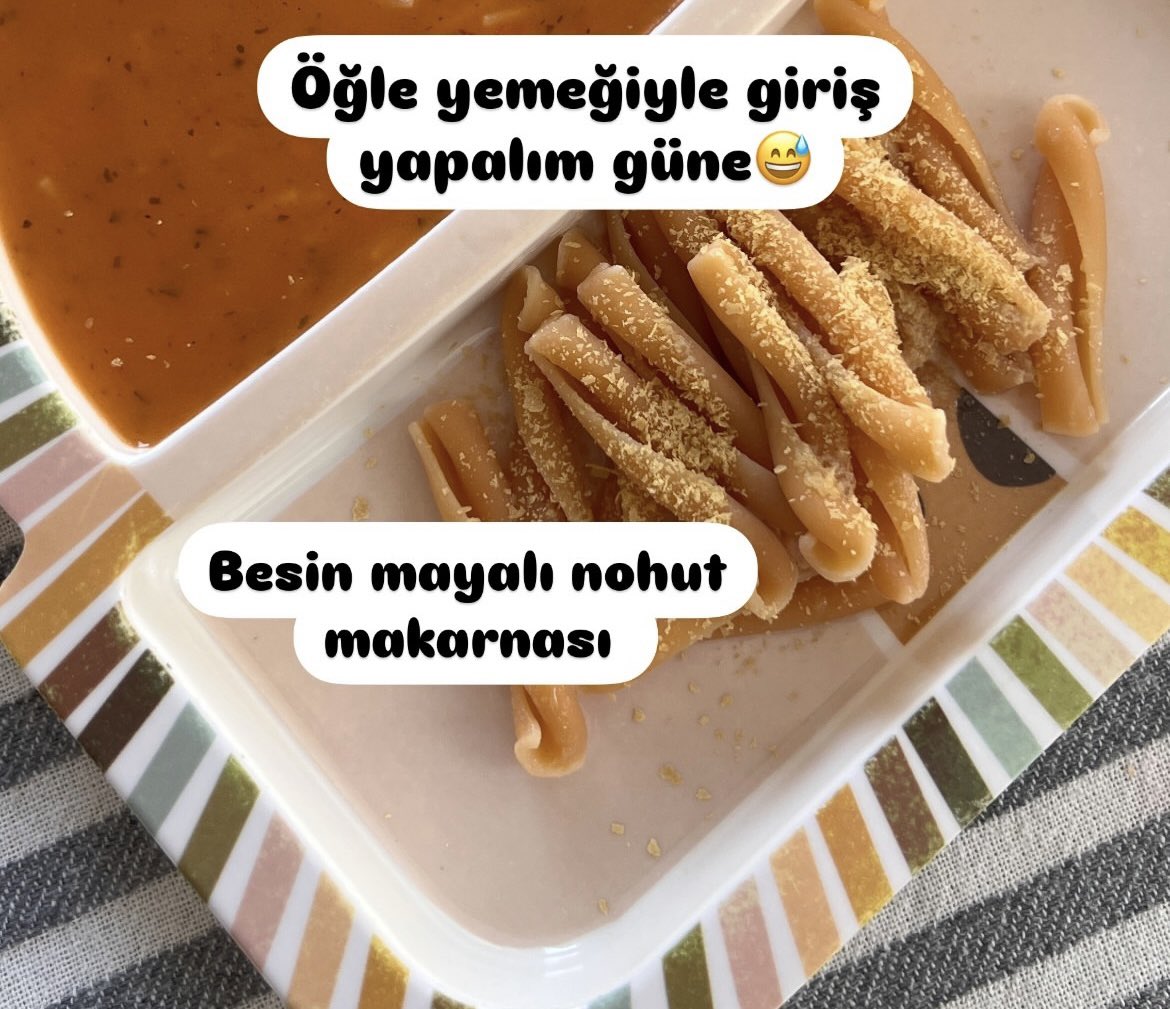 MeltKrmz's tweet photo. Güzel evladım ek gıdaya geçti. Sürekli keşfetimde böyle içerikli besinler görüyorum, bunlar ne arkadaşlar Allah aşkına… Tarhana içip büyümüş insanlarız biz. Besin mayası ne nohut makarnası ne konu nasıl buraya geldi. https://t.co/aXzhW254zO