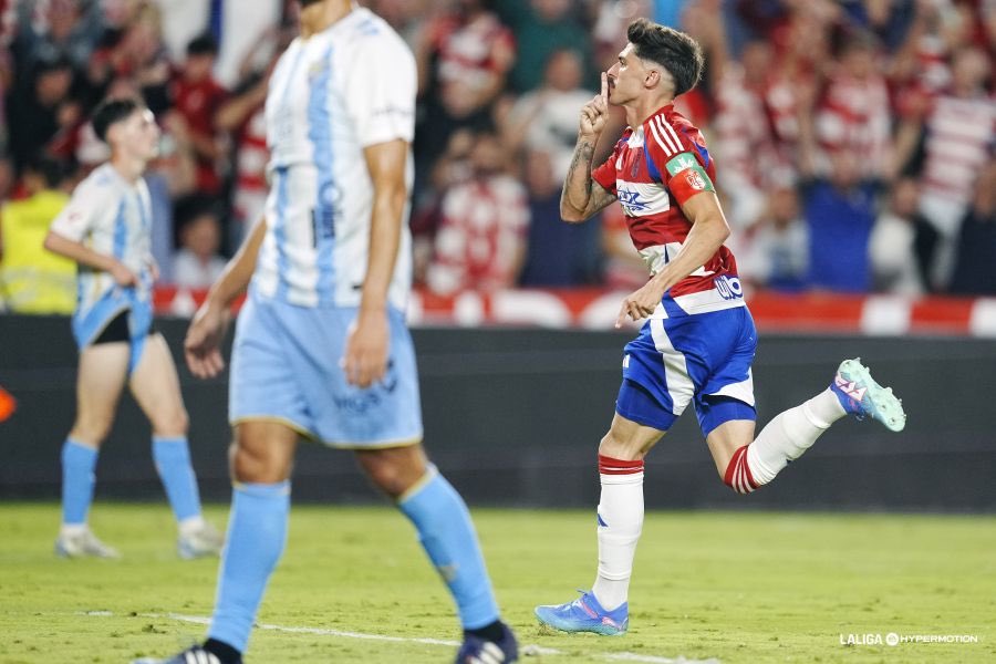 UO:

Nadie ha dicho que la culpa de la situación del GCF sea la afición. Ni siquiera que sea el principal problema.

Lo que se ha dicho es que a los jugadores les perjudican los pitos y los cánticos contra la propiedad y la directiva DURANTE el partido.

Urge una reflexión.