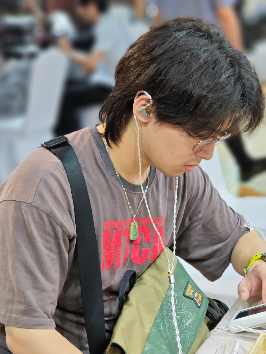ddhifi_com's tweet photo. Day 3 of ddHiFi at the 18th SIAS Shenzhen International Audio Show

#ddHiFi #AudioShow #NyxNet #EarphoneCable #Surface #IEMs #BC44Pro #AudioCable #SIAV https://t.co/AQov0rXqeJ