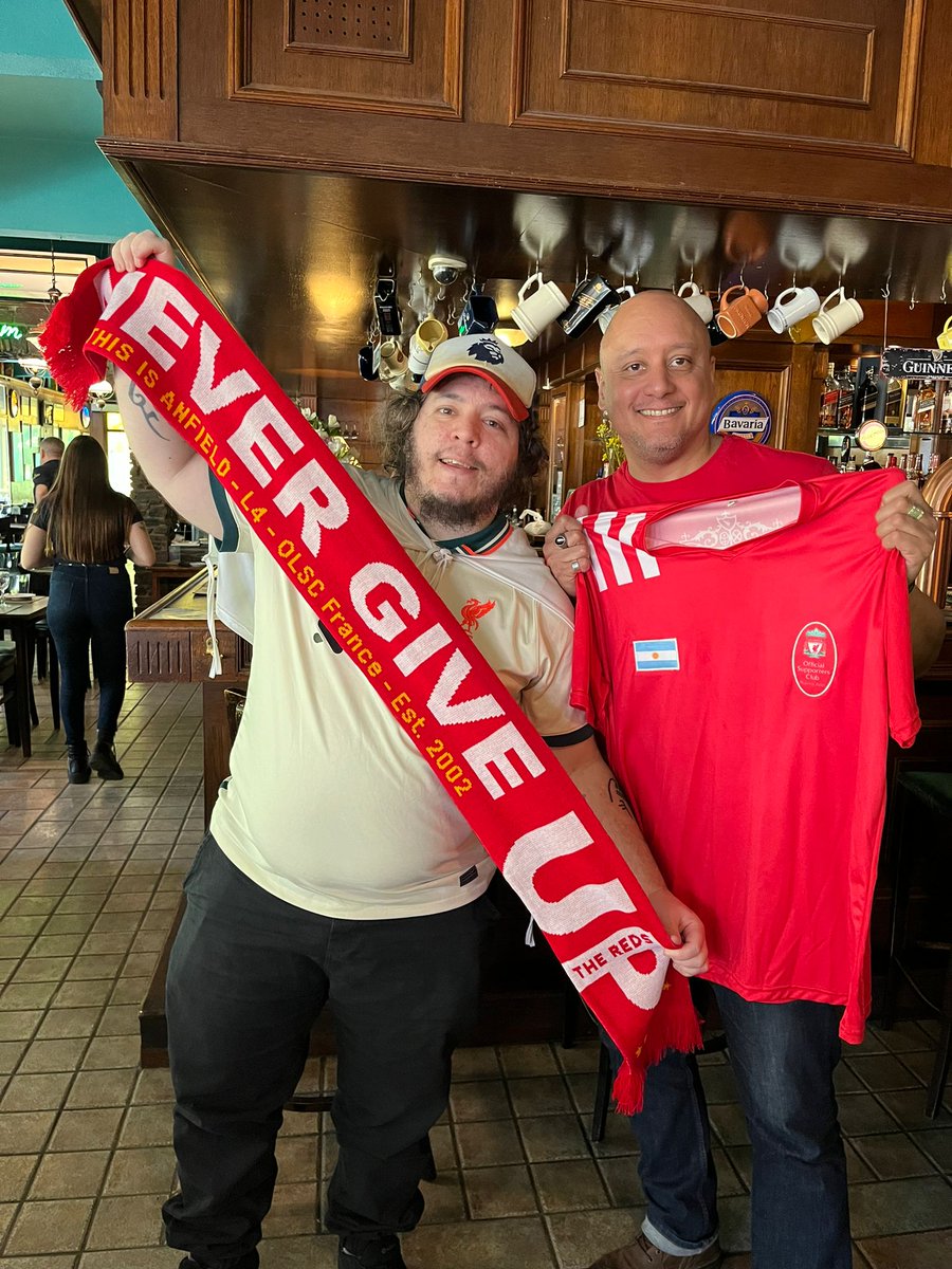 Muy contento de haber compartido ese momento con nuestros amigos de la OLSC Buenos Aires. Siempre es un gran placer de conocer otros hinchas de Liverpool en todo el mundo y poder compartir los valores del club tan lejos de Paris 
Viva la familia Red. Hasta pronto !