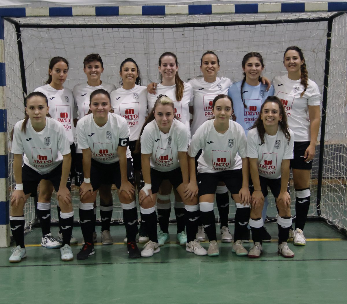 Primera jornada saldada con un empate. 4-4
En un partido que estuvo emocionante hasta el pitido final, manteniendo las pulsaciones altas a todos los asistentes al encuentro.
 
⚽@anitadiezisiete
⚽<a href="/veratoranr/">vt</a> 
⚽@siilviamrtn
⚽@mpekatta
instagram.com/p/DANvmvqNBno/…