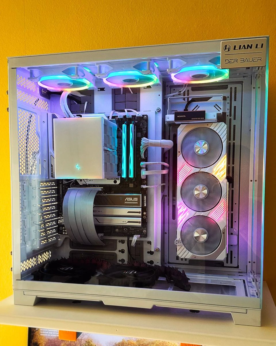 Palit_Japan's tweet photo. おおっ!?そっちにビデオカード搭載!?
一瞬探しちゃいました><
GeForce RTX GamingPro Whiteです(^_-)s 💚
📷 IG https://t.co/tEj6LwddVv
#Palit #PalitGeForce #Nvidia #RTX #GamingPro #White #WhiteGPU #pcmod #GPU #pcgaming #graphiccard #custompc #pcbuild #pcbuilds #pcsetup #pc https://t.co/XnHK3l6StK
