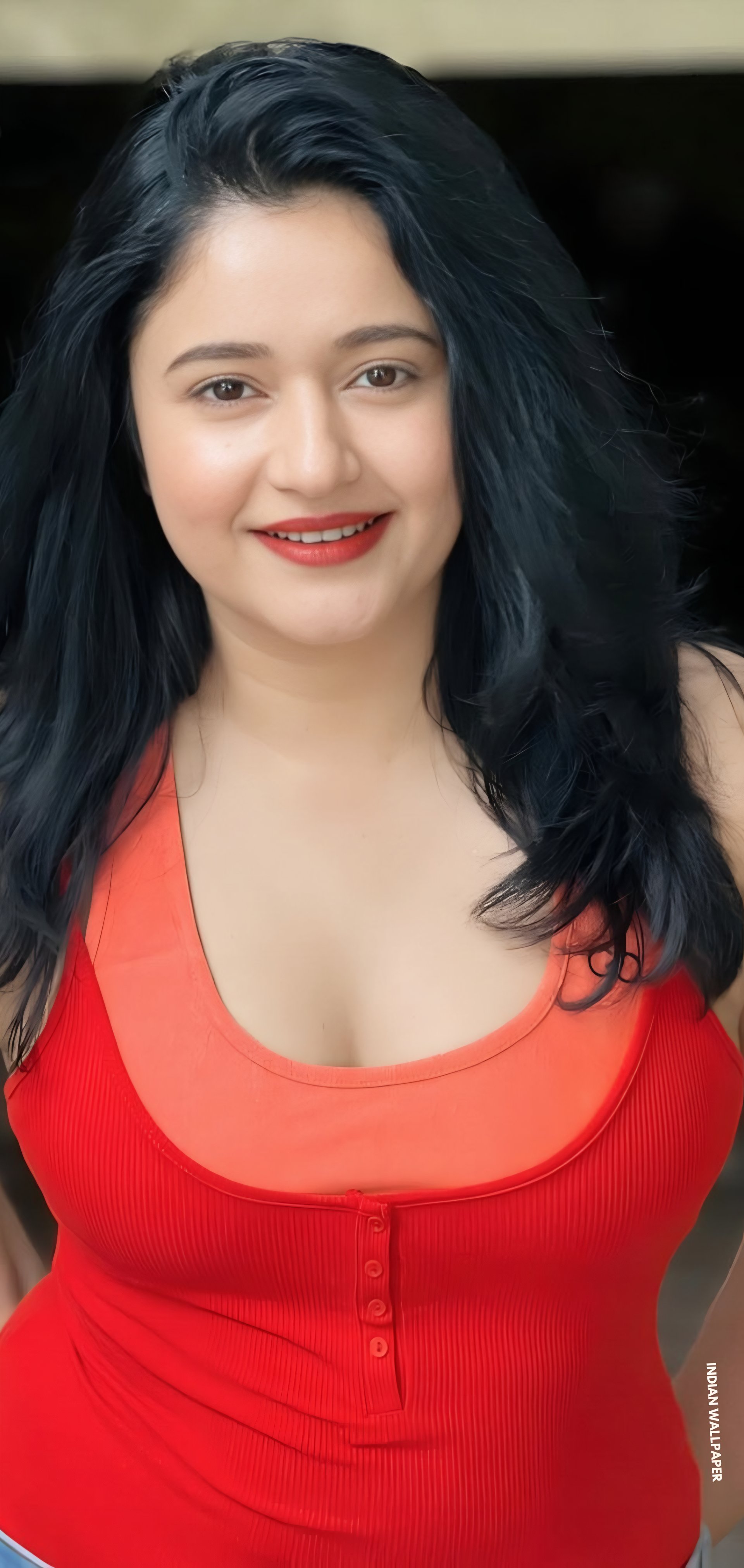 Indian Actress Poonam Bajwa Live Chat | iiQ8 Entertainment News