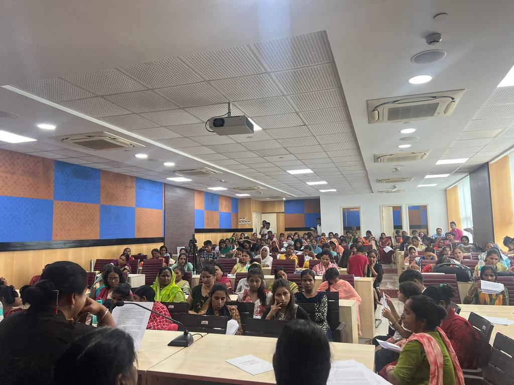 shreyajui's tweet photo. .@Aipwa_delhi 4th State Conference! Speakers .@nehadixit123 &amp; .@NidhiSuresh_ addressed the audience.

Naari Shakti Zindabaad https://t.co/b9SFRFElGr