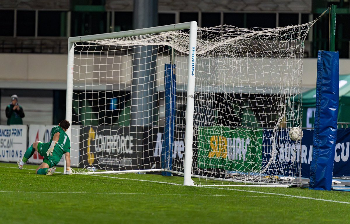 FrontPgFootball's tweet photo. The Bulls take the lead late on! ⚪️⚫️
Valere Germain converts from the spot to give Mile Sterjovski’s side the advantage! ⚽️
@mfcbulls are headed to make their second appearance in the @australiacup Grand Final if they hold on! ⏱️
#FPFootball #SMBvMAC #AustraliaCup
📸 - @Brocksmooth24