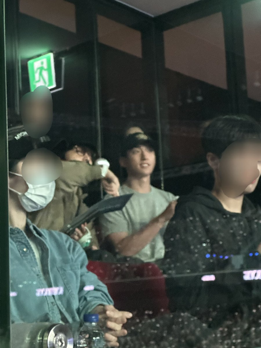 tinkswonu's tweet photo. wonwoo &amp; dokyeom attended day6 concert today!! oh my god 😭🤍 https://t.co/2MDULLU56m