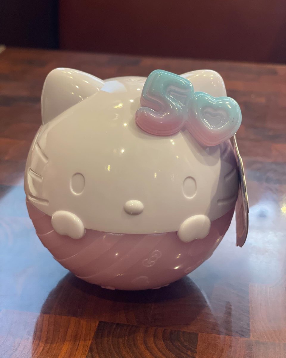 ai_yoshina29ga's tweet image. LOLsurprise とハローキティ50周年コラボ🎀
可愛い🩷🩷🩷
#lolsurprise 
#ハローキティ
#好きなもの