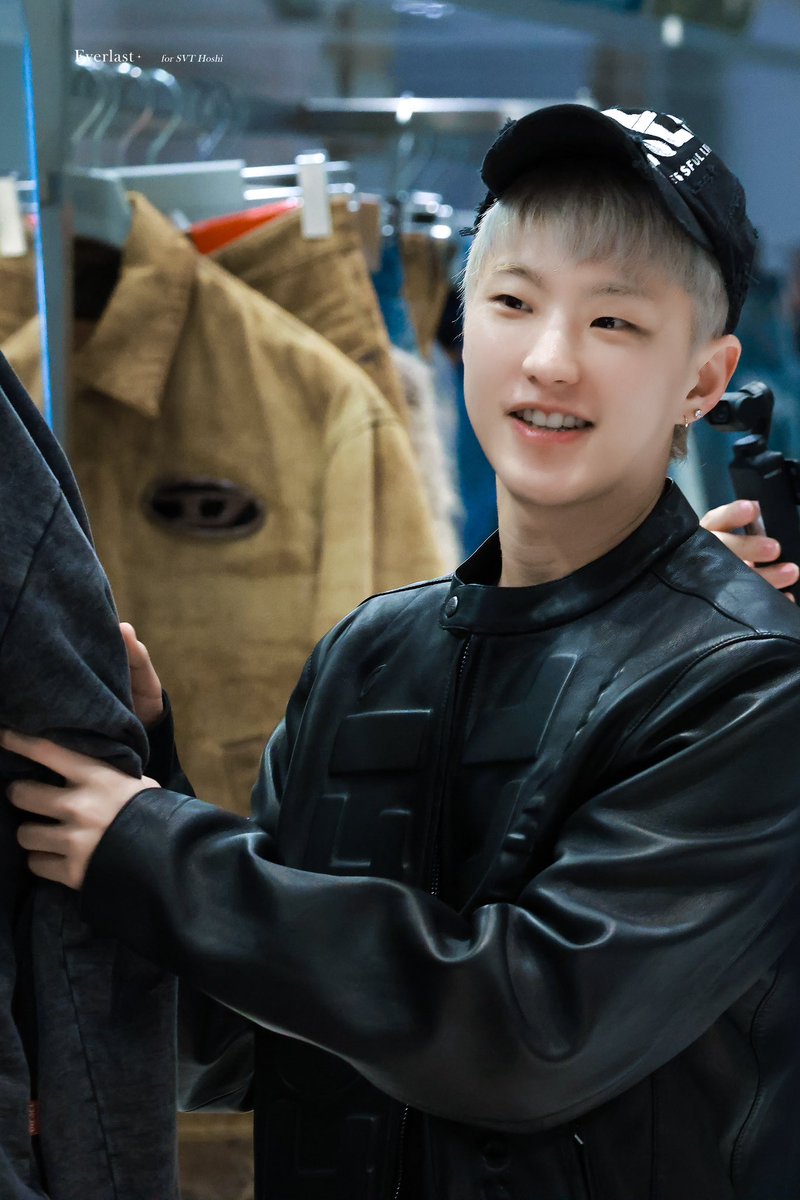 240922

#세븐틴 #SEVENTEEN #SVT #호시 #HOSHI #ホシ #순영 #HOSHIxDieselSS25
#호시in밀라노_디젤패션위크

<a href="/pledis_17/">세븐틴(SEVENTEEN)</a>