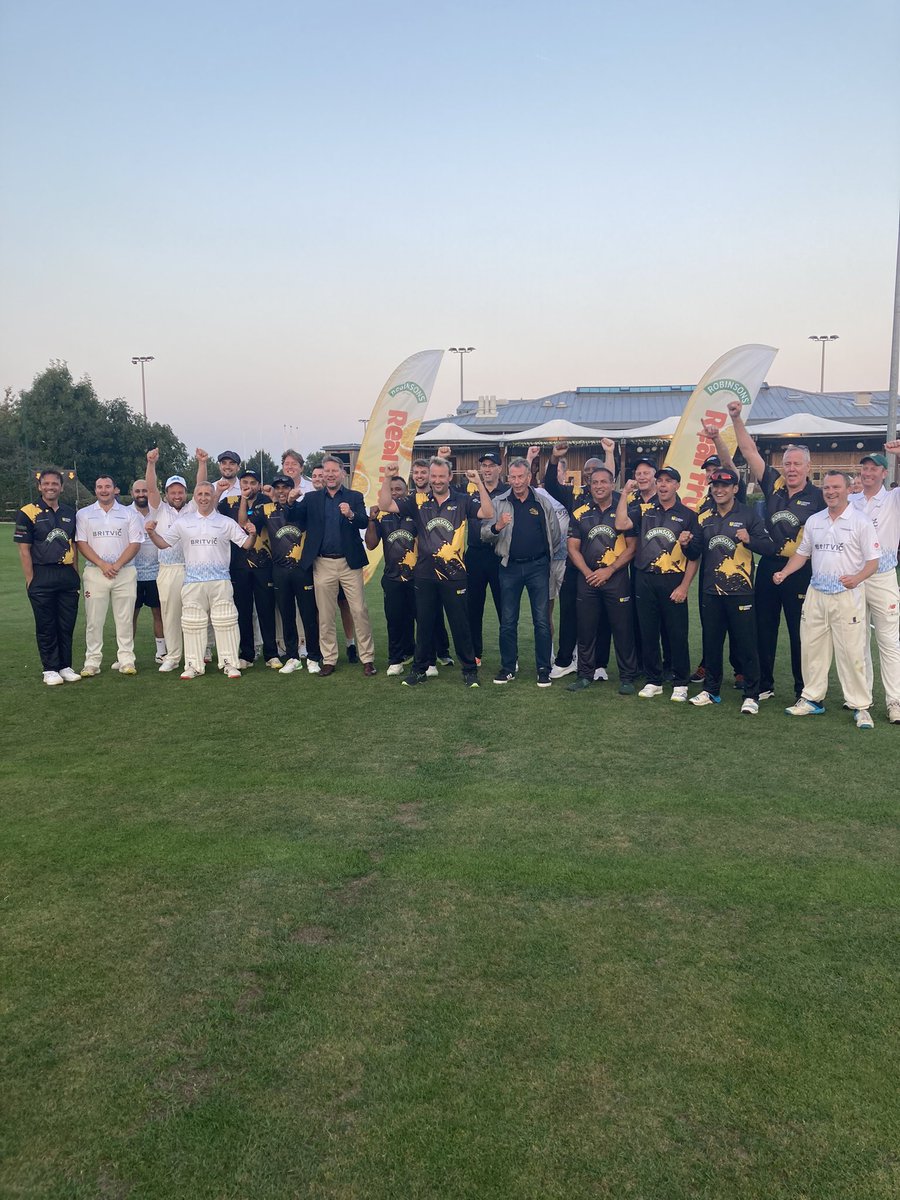 An absolute pleasure to support <a href="/apavementaway/">Only A Pavement Away</a> &amp; <a href="/LTCharity/">Licensed Trade Charity</a> at this week’s #hospitalitylegends #cricket match against the <a href="/LashingsWorldXI/">Lashings World</a>. Thank you to @Britvic &amp; <a href="/DrinkRobinsons/">Robinsons</a>. <a href="/Samitpatel21/">Samit Patel 🏏</a> took a liking to my medium pace!