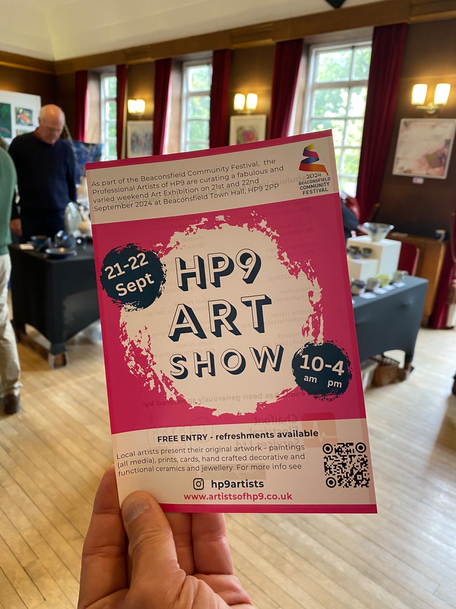 Art show at the Town Hall until 4pm today 👇