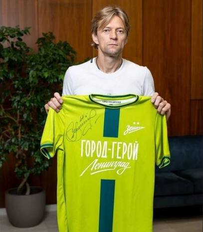 Breaking News tweet media