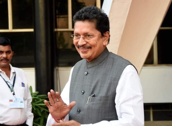 Political_cafe1's tweet photo. #लक्षवेधी_लढत
#संभाव्य_लढत 
#संभाव्य_उमेदवार 

सावंतवाडी विधानसभा मतदारसंघ 

दिपक केसरकर-: शिवसेना VS अर्चना घारे-परब-: राष्ट्रवादी काँग्रेस पक्ष शरदचंद्र पवार 

@dvkesarkar 
@ArchanaGhare https://t.co/LHozdt62r7