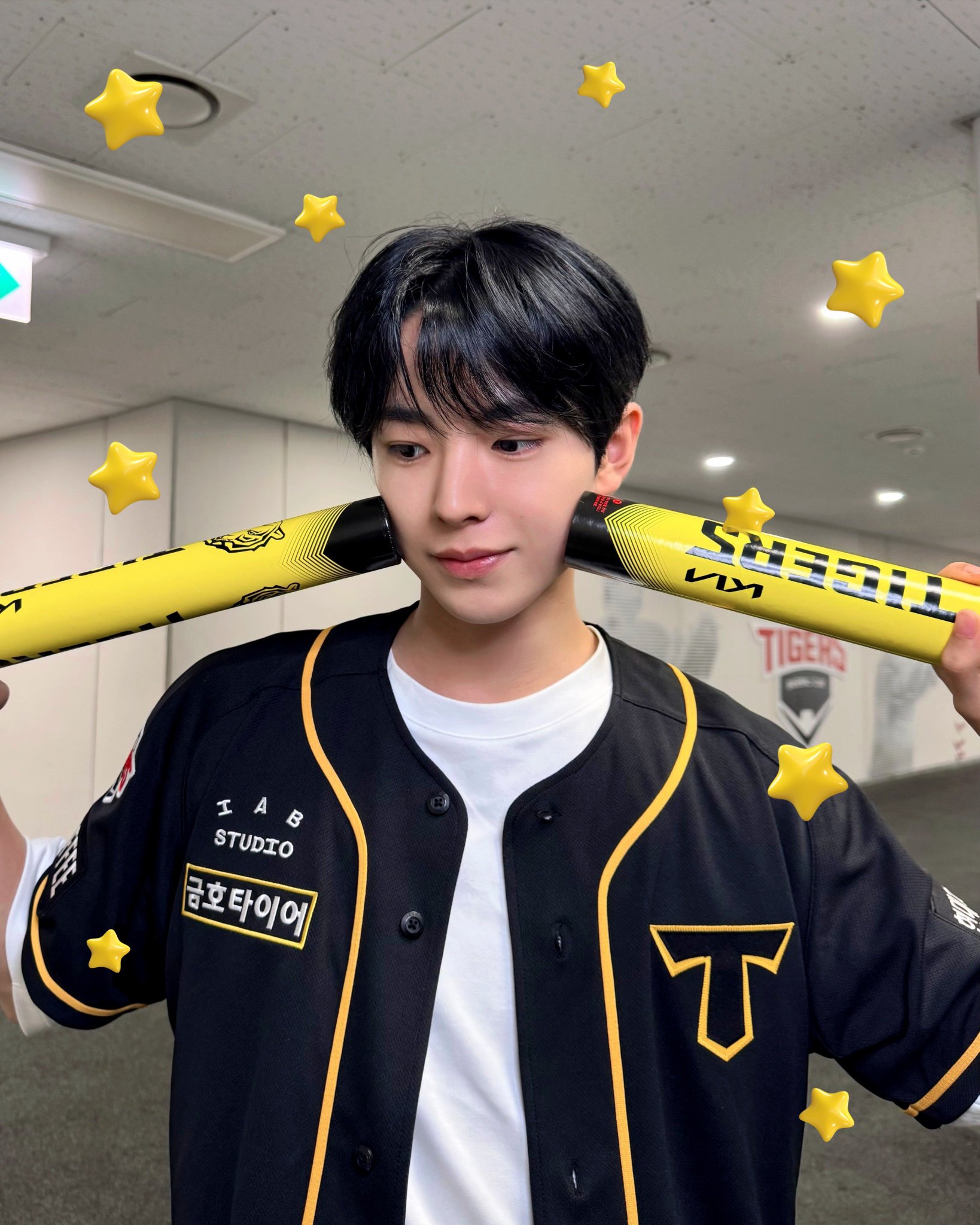 GYEzKxobkAAc_6J.jpg:large