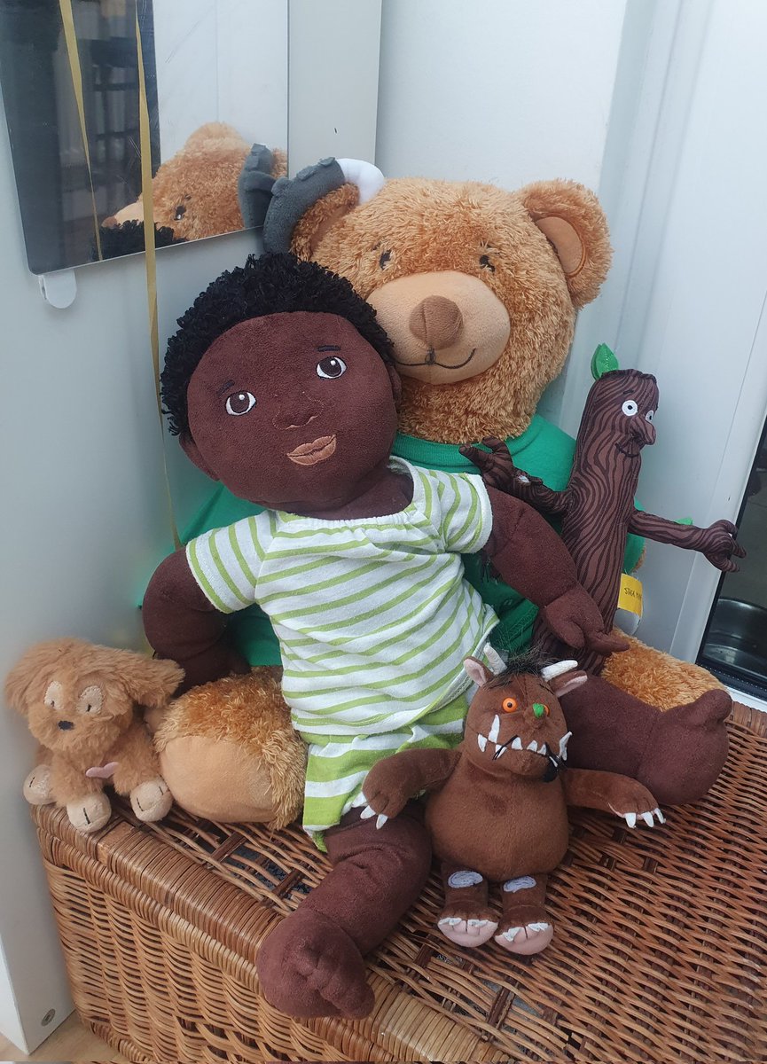 PoppinsDaycare1's tweet photo. Autumn is creeping into the playroom slowly 🍂 Cosy, calm and curious 😀 #hygge #seasonschanging #slowly #softlighting #shorterdays @EAS_EarlyYears @EarlyWales @PACEYCymru @PlayWales @TTSResources @VictoriaExtence https://t.co/amUIAhXpxW