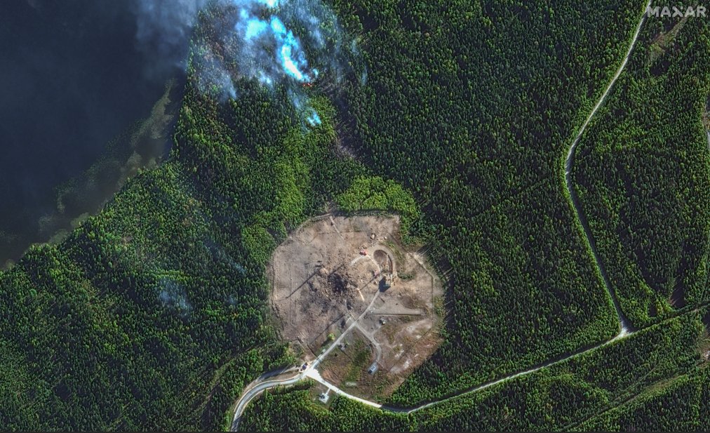 Maxar collected new high-resolution satellite imagery yesterday (September 21st) that reveals the aftermath of a dramatic launch failure of a Russian RS-28 ICBM at a launch site in the Plesetsk cosmodrome. 📷
<a href="/Maxar/">Maxar Technologies</a>

Launch site before vs after