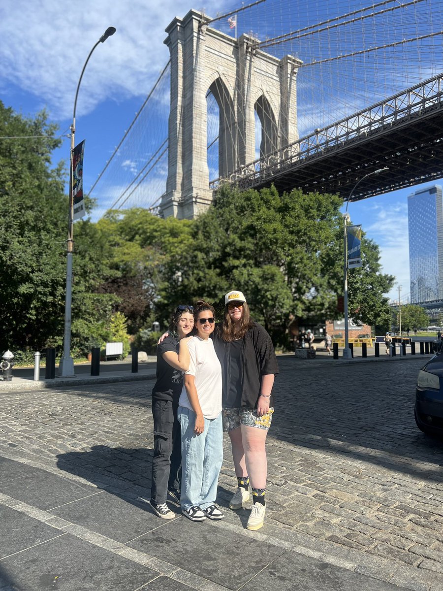 cubancutiee's tweet photo. you unruined new york city for me ✨ https://t.co/Z6pYogOeOw