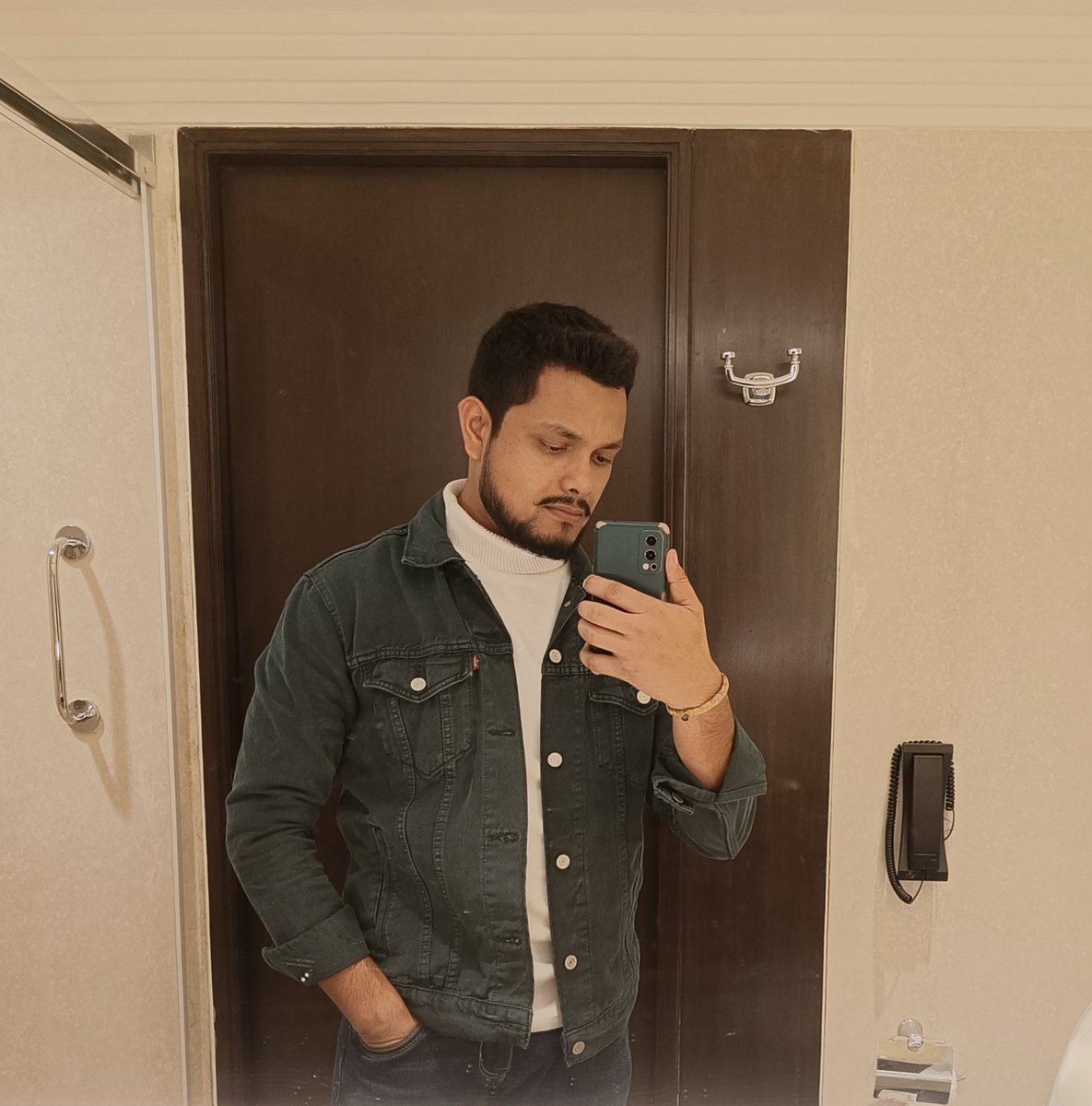 PrateekRajwada's tweet image. सब कहते हैं क्या कहते हैं कहने दो
ख्वाब तुम्हारे आंख हमारी, देखेंगे
: @riteshrajwada ❤️

#riteshrajwada #KunwarSahab #kuwarprateeksingh
#कुंवरप्रतीकसिंह #HindiQuotes