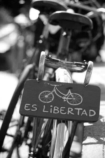 Cada bici en la calle es un auto menos. Nuestras acciones inspiran a otras personas a cambiar su forma de moverse por la ciudad, les mostramos que es posible.  #DíaMundialSinAuto