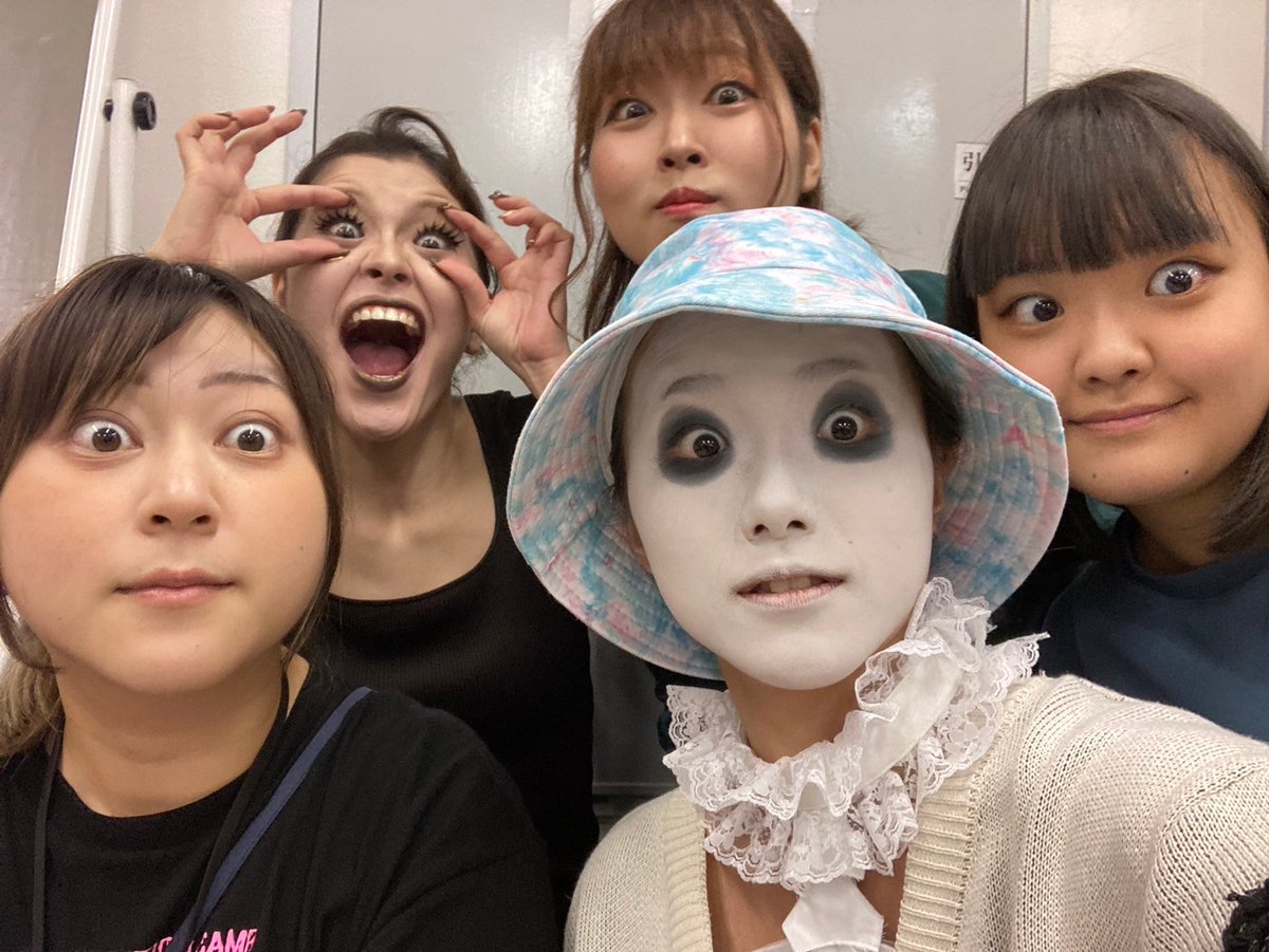 mimi_07mimi's tweet photo. ずっと守られた環境で演劇をできていたから、大学生になってからずっと不安でした。
いつまで演劇続けられるんやろうとかばっかり考えてた中で踏み出した初の外部公演、こんなに暖かい皆様と出会えて本当に幸せです！

ありがとうございました！
楽しかった！全員大好き！！

#わっしょいサネカズラ https://t.co/SLRE2vmJ4z