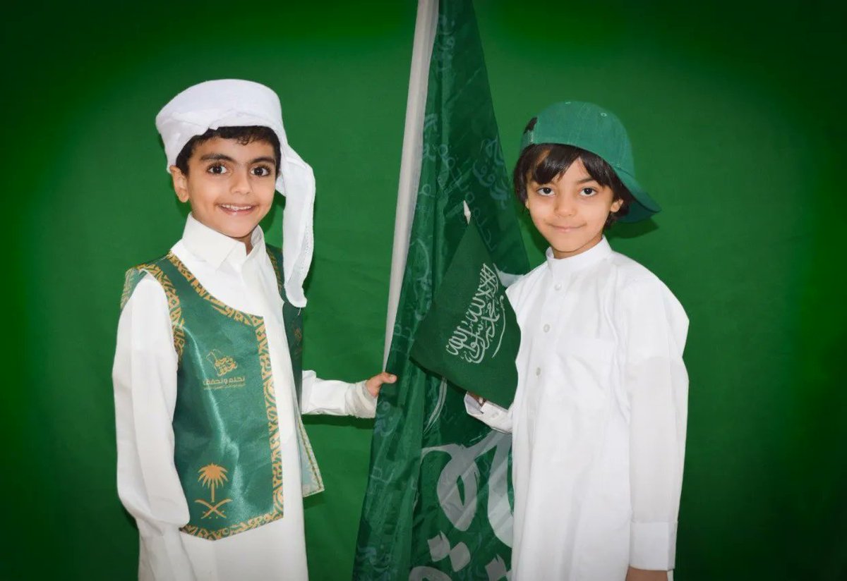 alkhut_primary's tweet photo. كل عام وشعب المملكة بألف خير
🇸🇦🇸🇦🇸🇦🇸🇦🇸🇦🇸🇦
#اليوم_الوطني_السعودي_94
#اليوم_الوطني_السعودي
#الخط_الأهلية_علم_وإبداع https://t.co/70BH7ELIXK