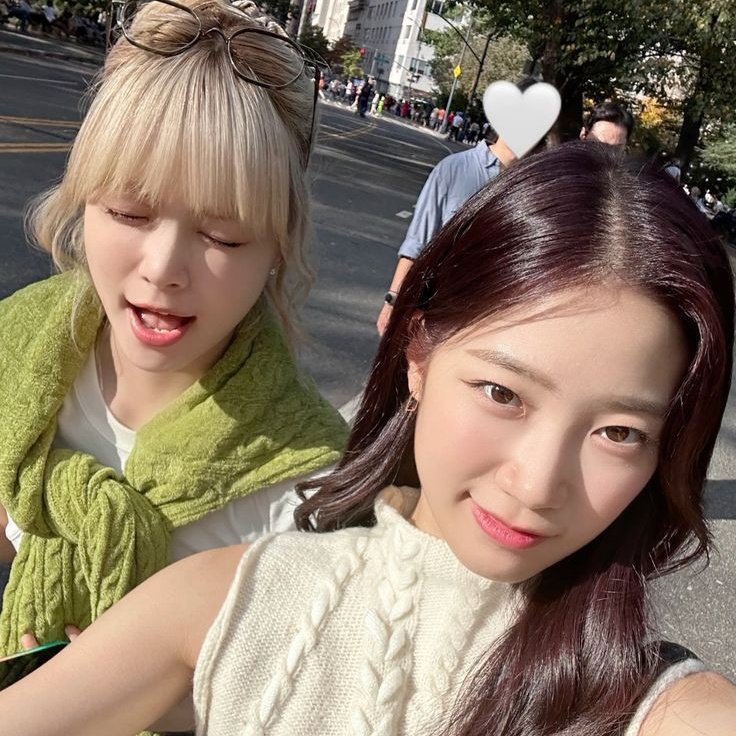 hongeunjane's tweet photo. #NewProfilePic sama Mama Aya! https://t.co/1ywhmBmvKS
