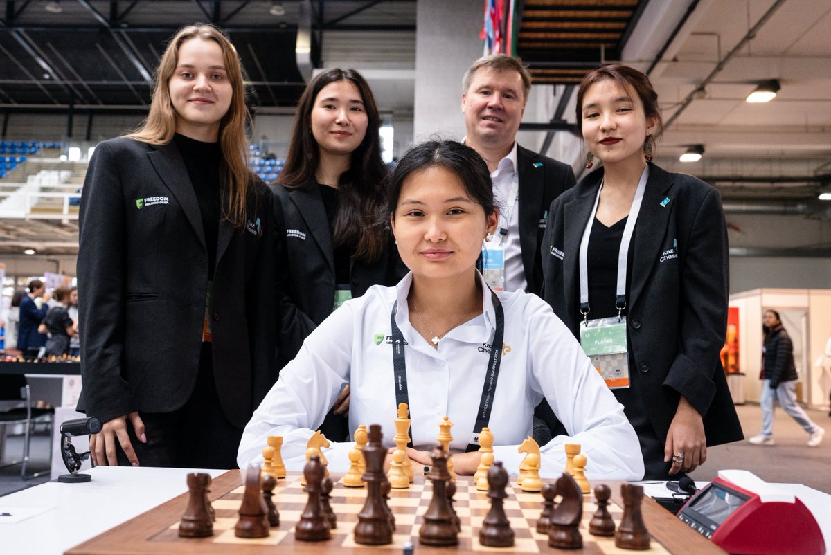 PhotoChess tweet media