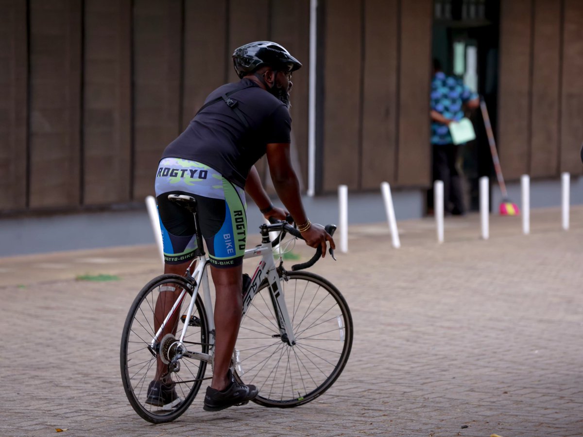 mistameister's tweet photo. Today is world #CarFree day. My cycling ministry partnered with @TransformACCRA and @UrbanBetter for a fun ride yesterday to promote sustainable transport options and the need to reduce carbon emissions. What started as a hobby is growing into something beautiful ❤️ https://t.co/FJIIyedAPY