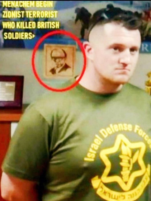 DrLoupis's tweet image. Tommy Robinson posing in a IDF t-shirt in front of Menachem Begin, Jewish terrorist who killed British soldiers.