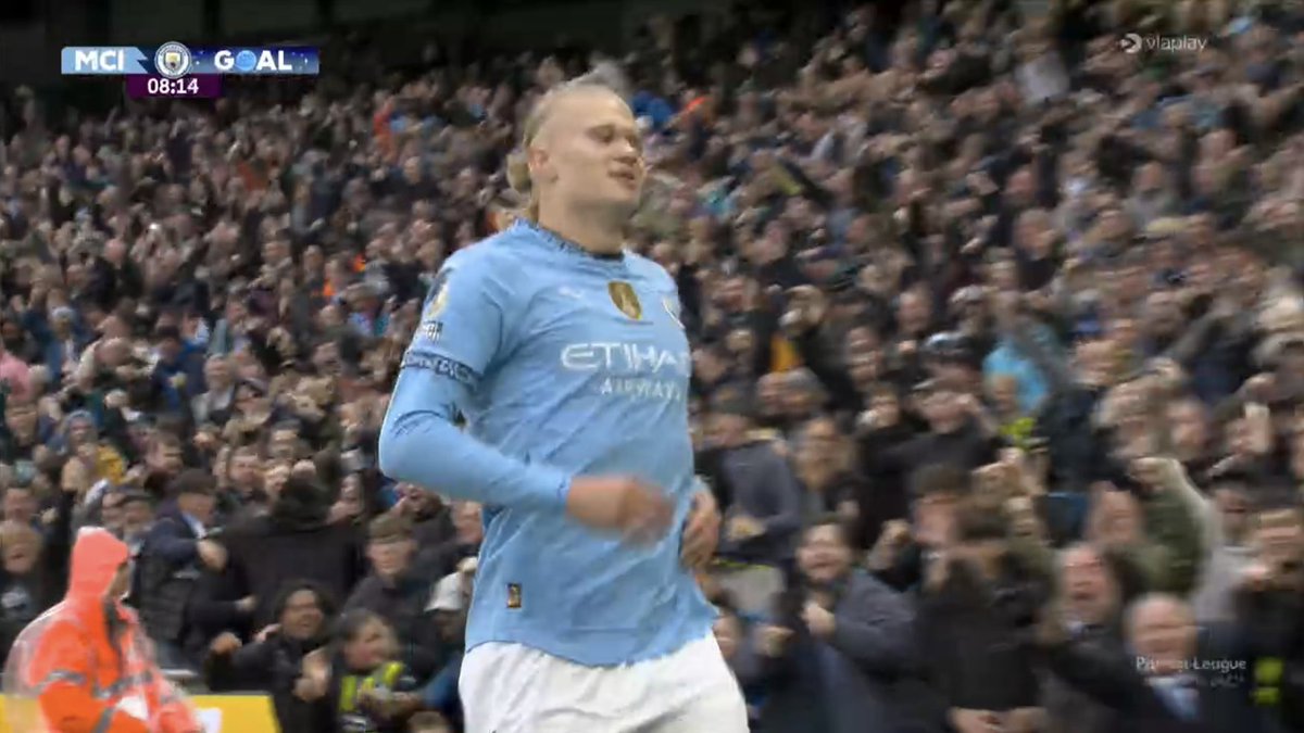 SinghAFC_19's tweet photo. 1-0 Manchester City 

Erling haaland scores #MCIARS https://t.co/XZ9axOEKNO