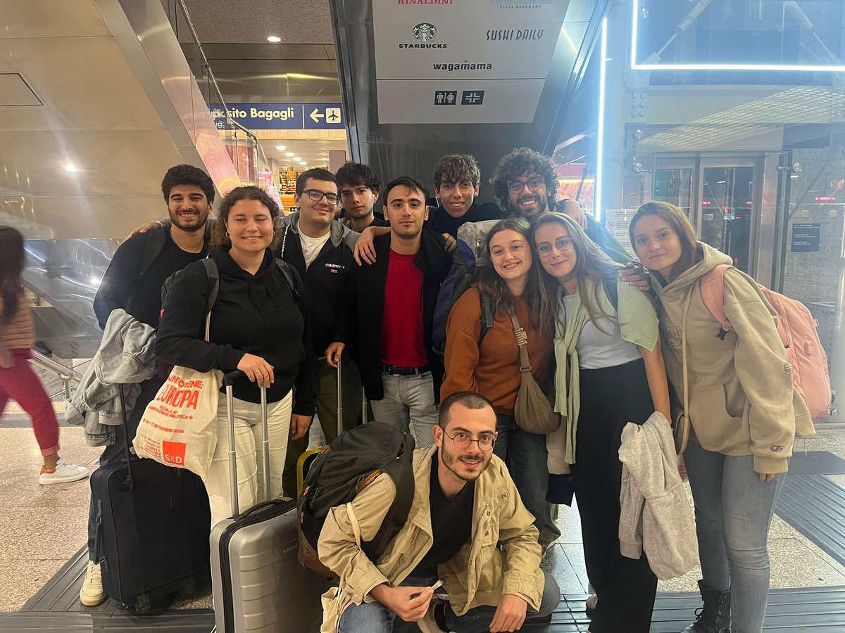 AMonciotti's tweet photo. Si è conclusa la scuola di formazione del #PartitoDemocratico del Lazio nella splendida cornice di Ventotene.
➡️ https://t.co/VhyGNXA0zW? https://t.co/cNC9W7DvUi