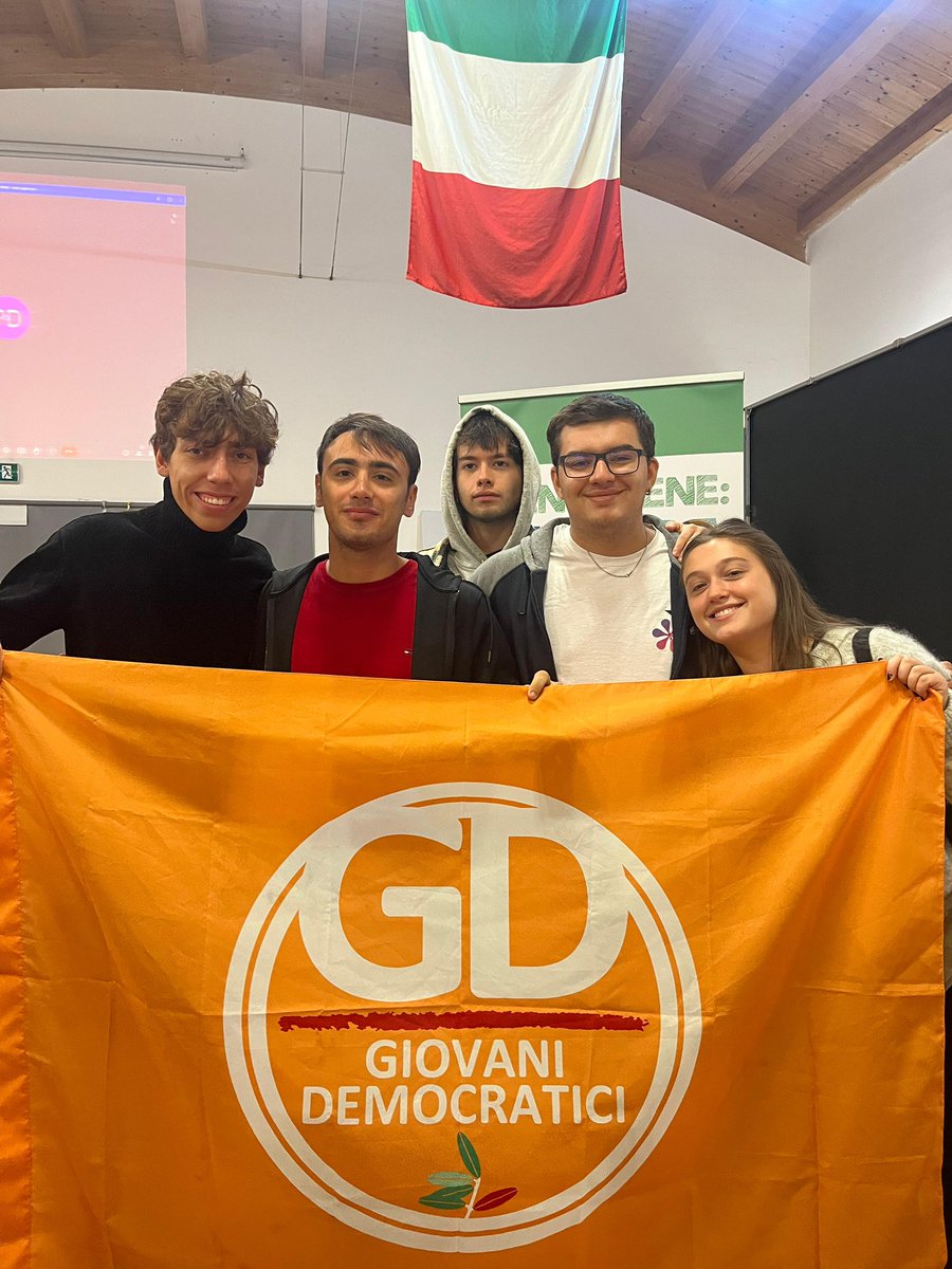AMonciotti's tweet photo. Si è conclusa la scuola di formazione del #PartitoDemocratico del Lazio nella splendida cornice di Ventotene.
➡️ https://t.co/VhyGNXA0zW? https://t.co/cNC9W7DvUi