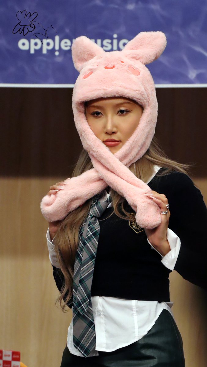 moomoo122222's tweet image. 240923 애플뮤직_화사 팬사인회

&quot;뾱뾱아~💓💓&quot;

#화사 #HWASA #마마무 #MAMAMOO